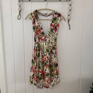 MOD ON TREND V-Neck Floral Halter Dress